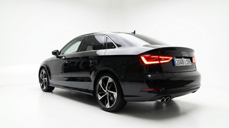 
								A3 2.0 TDI 150CV DSG S-LINE BLACK EDITION full									